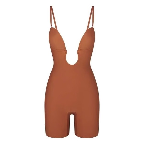 NWT SKIMS Deep Plunge Shapewear Mid Thigh Bodysuit Bronze - Picture 2 of 7